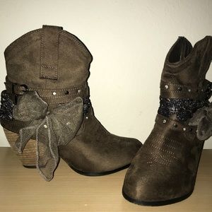 Sparkle Cowboy Booties ✨